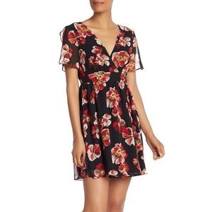 Madewell Tulip Sleeve Dress in French Rose Floral Wrap Mini Short Sleeve Size 8